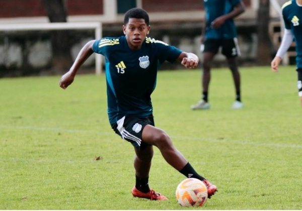 uis Fragozo, jugador de Emelec. Foto: @CSEmelec