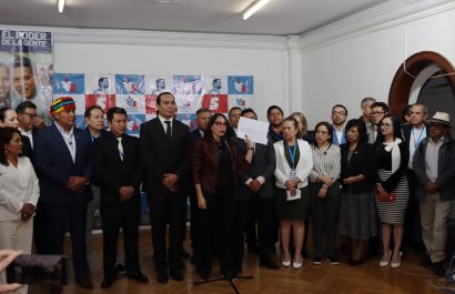 Luisa González desafía a Daniel Noboa y respalda el paro nacional convocado por la Conaie en Ecuador.