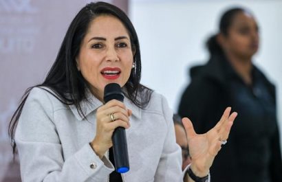 Luisa González, excandidata presidencial del movimiento Revolución Ciudadana, aseguró que existen intentos de vincularla con el Cartel de los Soles.