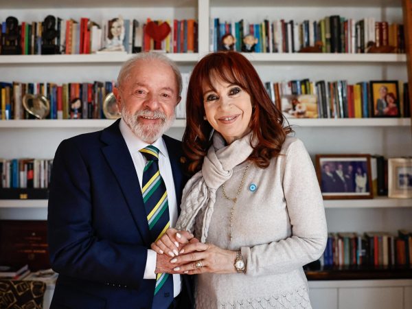 Luiz Inácio Lula da Silva visitó a Cristina Fernández en prisión domiciliaria tras cumbre de Mercosur