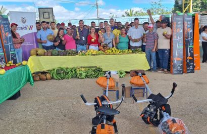MAG impulsa productividad agrícola en Esmeraldas con entrega de motoguadañas