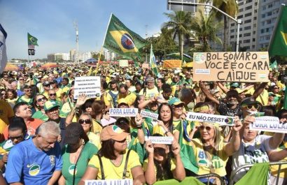 Foto /Europa Press: Simpatizantes de Jair Bolsonaro en la playa de Copacabana, en Río de Janeiro (Archivo)
