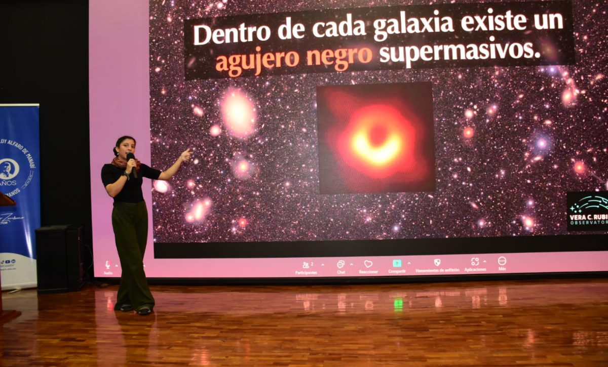 Silvana Delgado, de 28 años, obtuvo su doctorado en Astronomía y Física en Estados Unidos y el martes dictó una conferencia en la universidad Eloy Alfaro de Manabí.