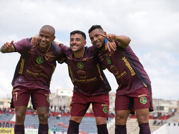 JUGADORES DE MUSHUC RUNA