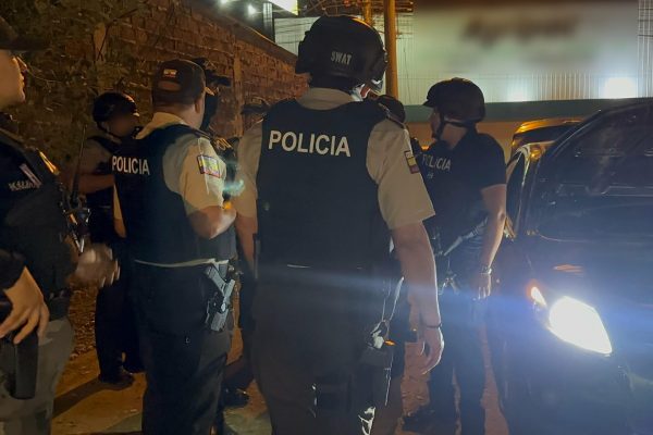 Macabro hallazgo en Quito Dos hombres asesinados, uno decapitado