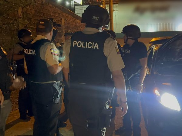 Macabro hallazgo en Quito Dos hombres asesinados, uno decapitado