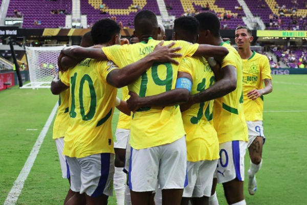 Mamelodi Sundowns vs Borussia Dortmund.