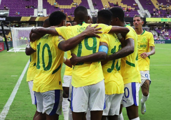 Mamelodi Sundowns vs Borussia Dortmund.