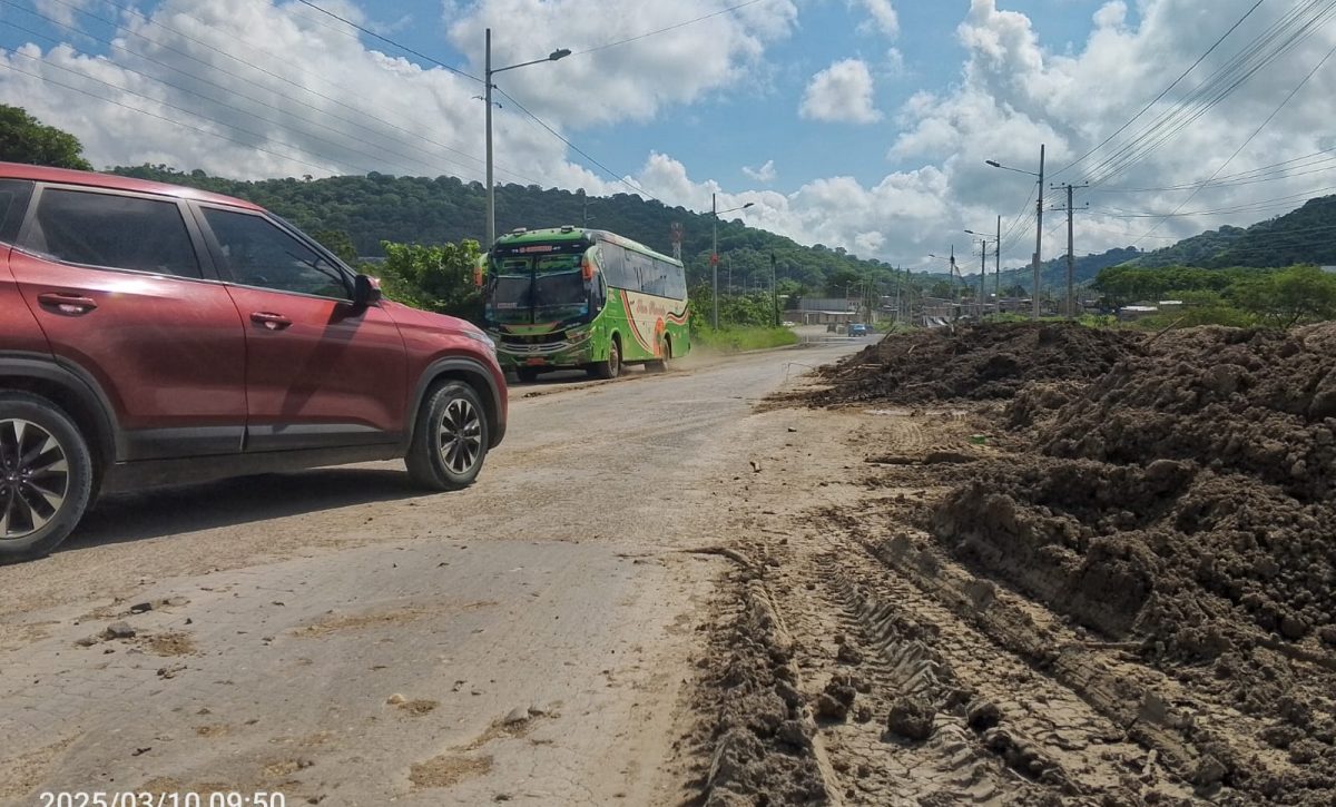 Manabí MTOP contrata tercer equipo para mantenimiento vial 