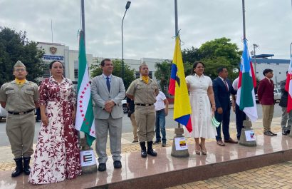 Manabí celebra el inicio del mes del manabitismo con izada de banderas e invitación al presidente Noboa