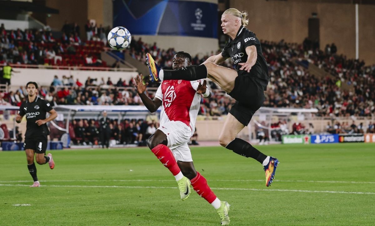 Manchester City empata 2-2 con Mónaco en Champions League pese a doblete de Haaland.