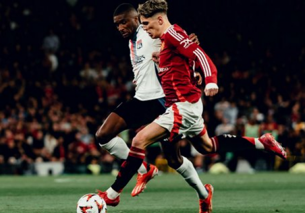 Manchester United derrota 5-4 a Lyon en el alargue y avanza a Semifinales de la Europa League