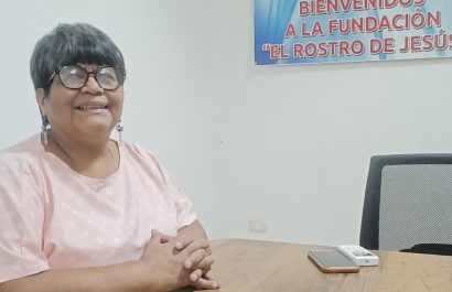 Luz María Olloa transformó su vida para servir a otros con la fundación, Rostro de Jesús.