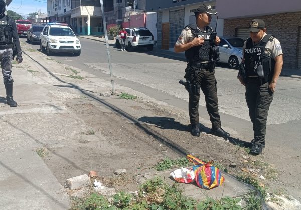 En menos de veinticuatro horas, un hombre y una mujer fueron baleados en sectores distintos de Manta.