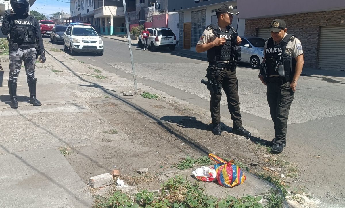 En menos de veinticuatro horas, un hombre y una mujer fueron baleados en sectores distintos de Manta.
