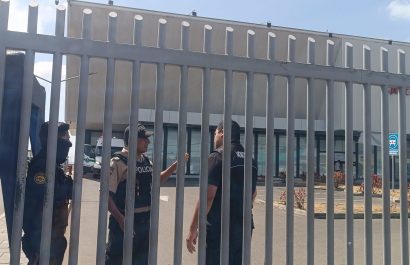 Cinco hombres resultaron heridos en un cruce de disparos registrado la tarde del jueves cerca del cementerio de Marbella, en Manta.