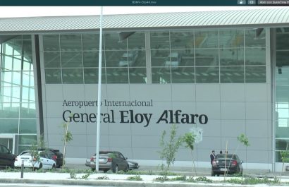Los usuarios señalan que el aeropuerto Eloy Alfaro de Manta no cumple con los estándares necesarios por la falta de infraestructura y servicios básicos.