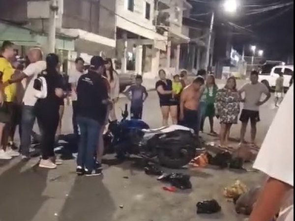 Una joven colombiana permanece en coma inducido tras un accidente de tránsito el sábado 5 de julio en la calle 13 de Manta.