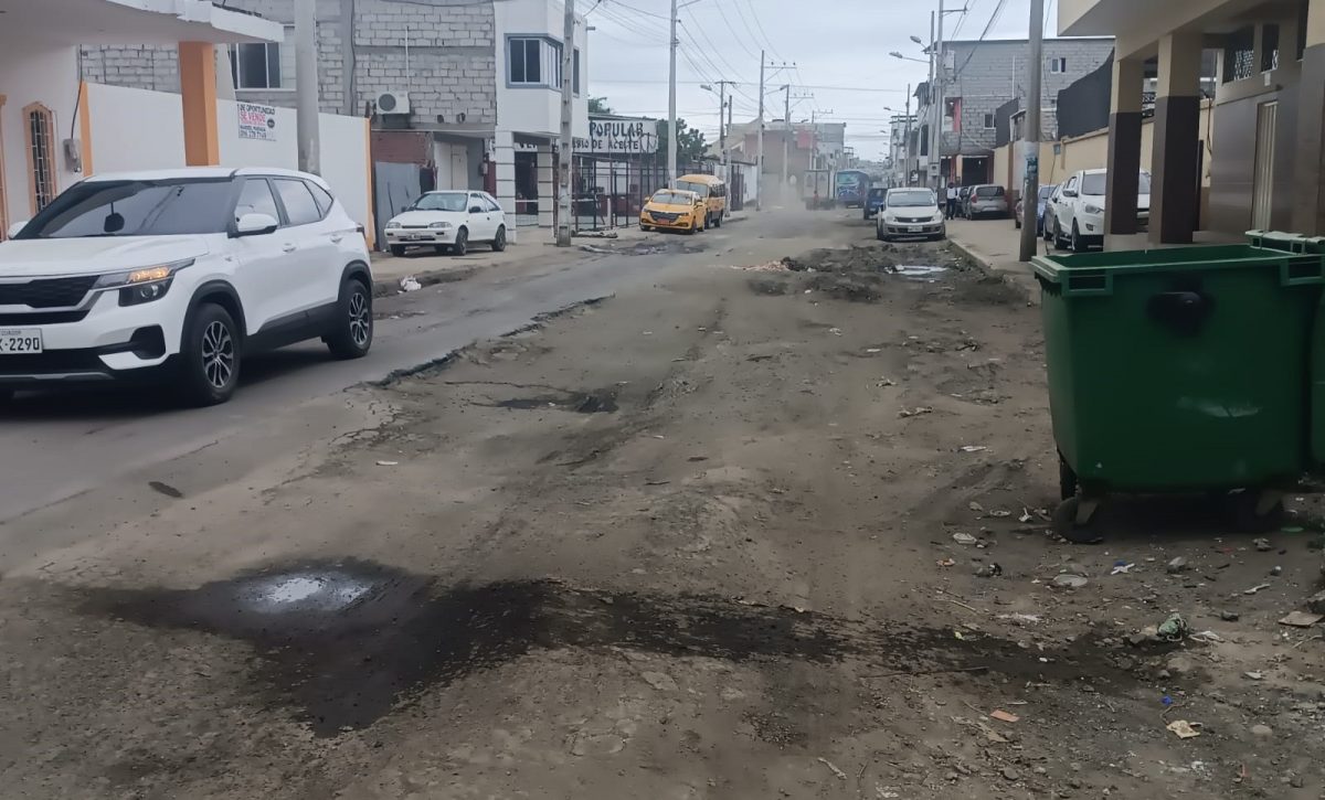 Los trabajos de rehabilitación de vías empezarán en la avenida 105 de la parroquia Tarqui de Manta.