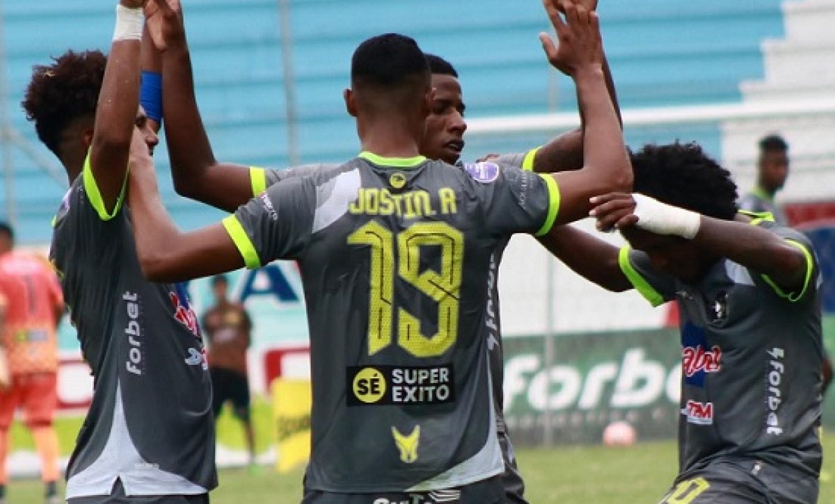 Manta FC encara tres finales decisivas para evitar el descenso en LigaPro
