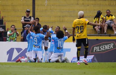 Manta FC sorprende a Barcelona SC con doblete de Christian Alemán