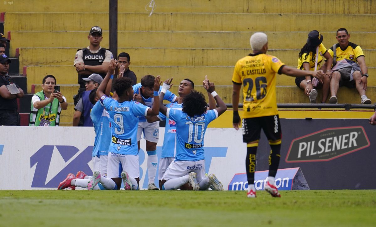 Manta FC sorprende a Barcelona SC con doblete de Christian Alemán