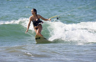 Manta con su playa de Santa Marianita acogerá el FlyFest 2025, competencia internacional de kiteboarding