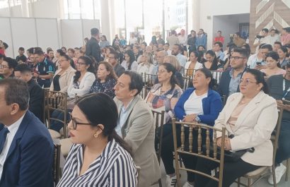Ocho proyectos juveniles se pondrán en marcha en barrios de Manta para atender salud mental, cultura, ambiente y liderazgo.