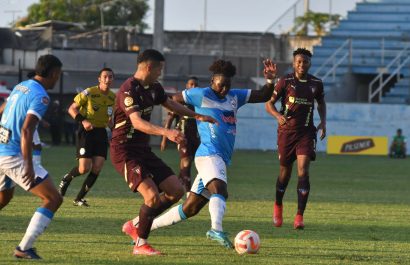 Manta y Liga de Quito empatan 1-1 en el Jocay bajo intenso calor