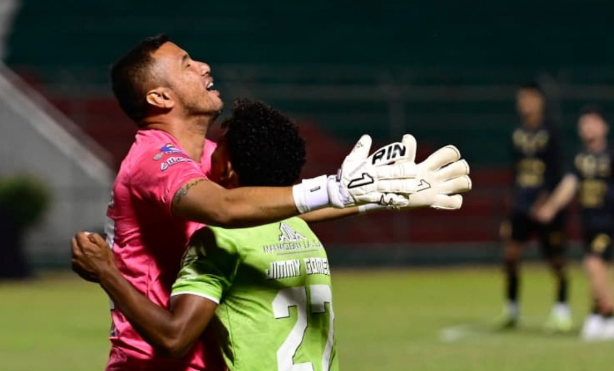 Manuel Mendoza, el héroe de Liga de Portoviejo que clasifica a octavos de final en la Copa Ecuador. (Luis Mendoza)