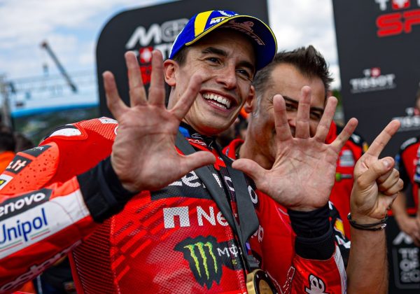 Marc Márquez ganó el sprint de Chequia tras una polémica estrategia por la presión de neumáticos