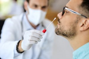 Más ciudadanos se realizan análisis clínicos ante enfermedades respiratorias en Manabí