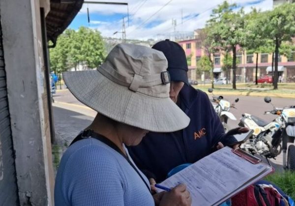 Más de 3.500 advertencias emitidas a comerciantes informales en la capital