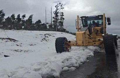 Más de 50 personas han perdido la vida en la provincia del Cabo Oriental, Sudáfrica, debido a violentas inundaciones, nevadas y deslizamientos de tierra.