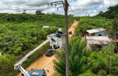 Más de mil personas se benefician con trabajos de mantenimiento eléctrico en la provincia de Pichincha. (Ministerio de Energía y Minas).