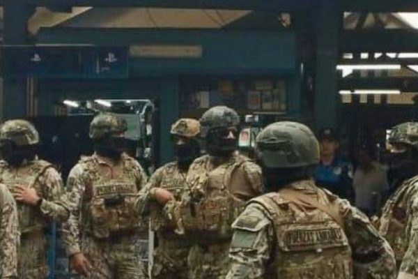 Más militares se despliegan estratégicamente en Guayaquil tras recientes hechos violentos. (Ministerio de Defensa).