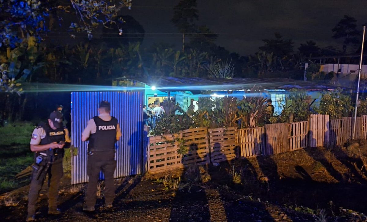 Matanza en Santo Domingo deja tres fallecidos y un menor herido
