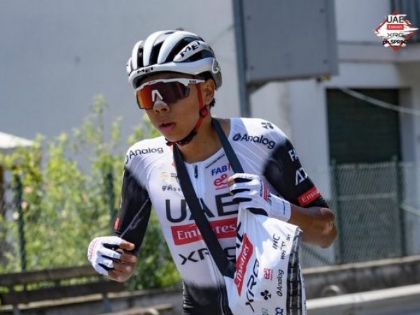 Mateo Ramírez finaliza en el puesto 29 en su debut con UAE Team Emirates