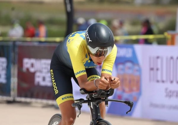 Mateo Ramírez inicia su carrera en Europa con UAE Team Emirates