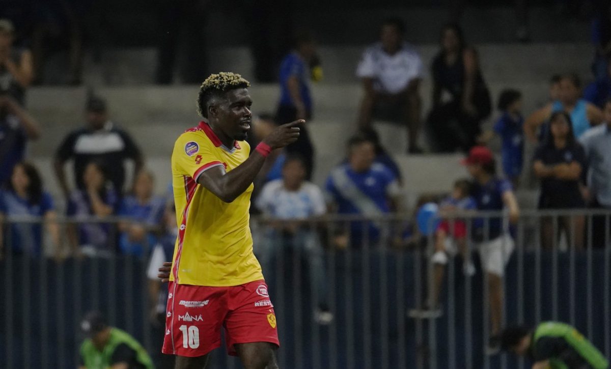 Michael Carcelén podría salir de Aucas para continuar su carrera en el fútbol argentino