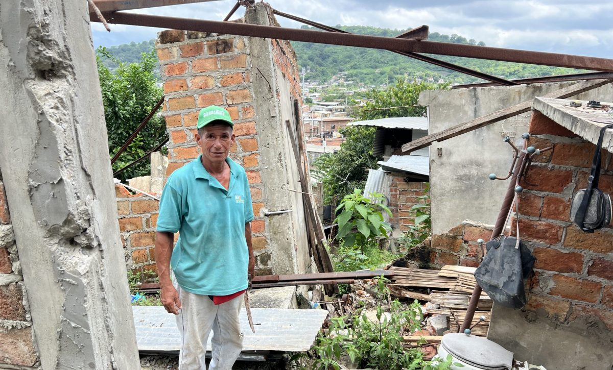 Víctor Sánchez, es uno de los damnificados de El Florón y espera la casa que le han ofrecido.