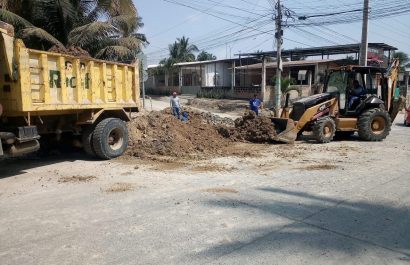Mientras en un cantón se activa un plan de contingencia ante el corte de agua potable, en otros se ejecutan obras viales