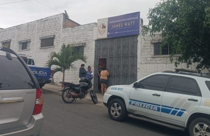 Miguel Ángel Cedeño, psicólogo escolar de 30 años, falleció a la 01h00 de este miércoles 8 de octubre en el hospital del Seguro Social en Manta.