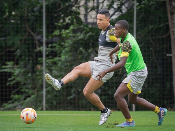 Miguel Parrales ya se entrena en Barcelona y genera expectativa