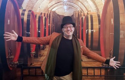 Mike Albornoz, el cantautor guayaquileño que marcó la escena del rock nacional en los ochenta y noventa, falleció a los 60 años