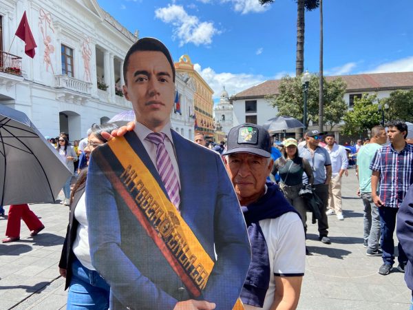 Miles de ecuatorianos celebran la posesión del presidente Daniel Noboa en Quito