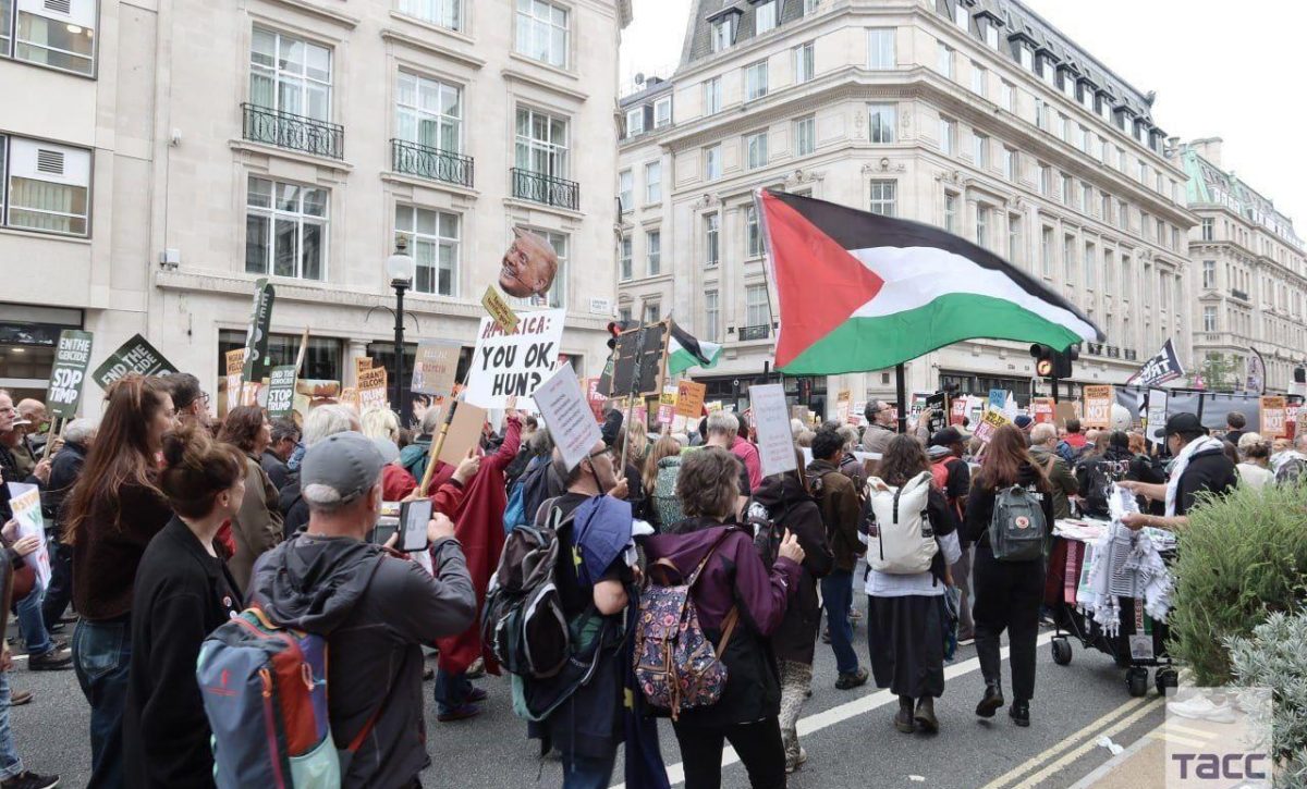 Miles de manifestantes rechazan presencia de Trump en su segunda visita de Estado a Londres.