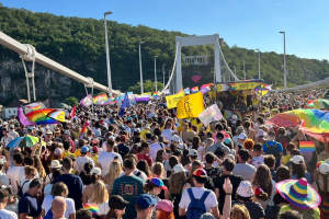 Miles de personas marchan en Budapest por el Día del Orgullo Gay a pesar de las advertencias del primer ministro de Hungría