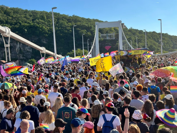 Miles de personas marchan en Budapest por el Día del Orgullo Gay a pesar de las advertencias del primer ministro de Hungría