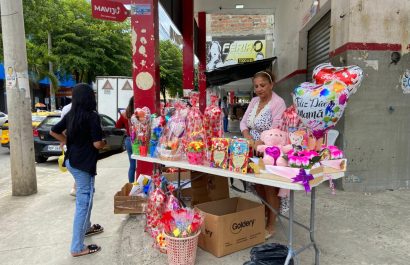 Miles de personas recorrieron este domingo los comercios de Portoviejo en busca del regalo ideal para celebrar el Día de la Madre.